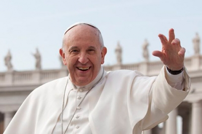 Papa Francesco saluta i giovani a San Gabriele